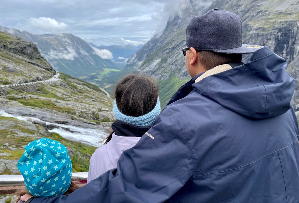 Trollstigen, Entenrennen & Spaziergang in&nbsp;Molde
