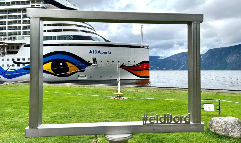 Bimmelbahn, Eidfjord auf eigene Faust und Schwimmen mit&nbsp;Cocktails